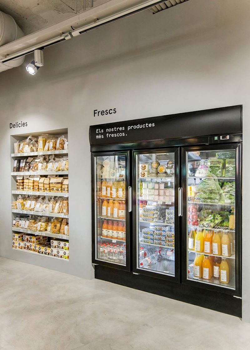 巴塞羅那Casa Nostra水果店店鋪空間設(shè)計“白色瓷磚”風(fēng)格