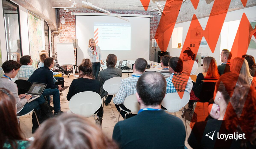 LoyalJet 航空服務公司企業(yè)飛機logo設計與閃電vi設計