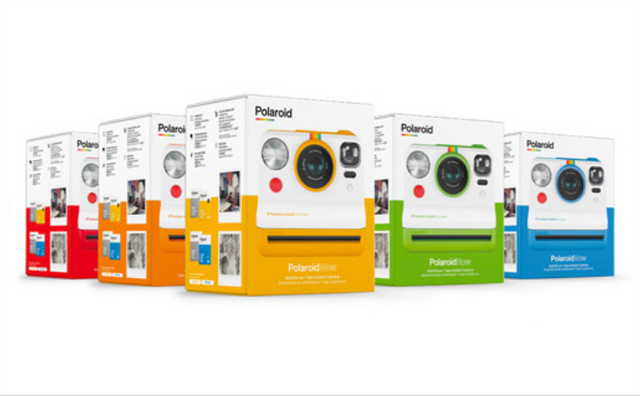 寶麗來相機(jī)公布統(tǒng)一的品牌命名與logo設(shè)計(jì)——帶有5個(gè)色條的設(shè)計(jì)