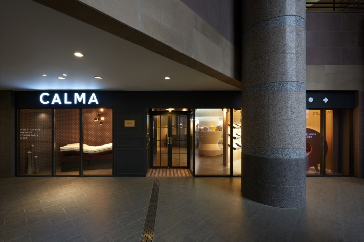M4 CALMA床墊床上用品品牌體驗(yàn)店鋪空間設(shè)計(jì)，整體黑暗色風(fēng)格