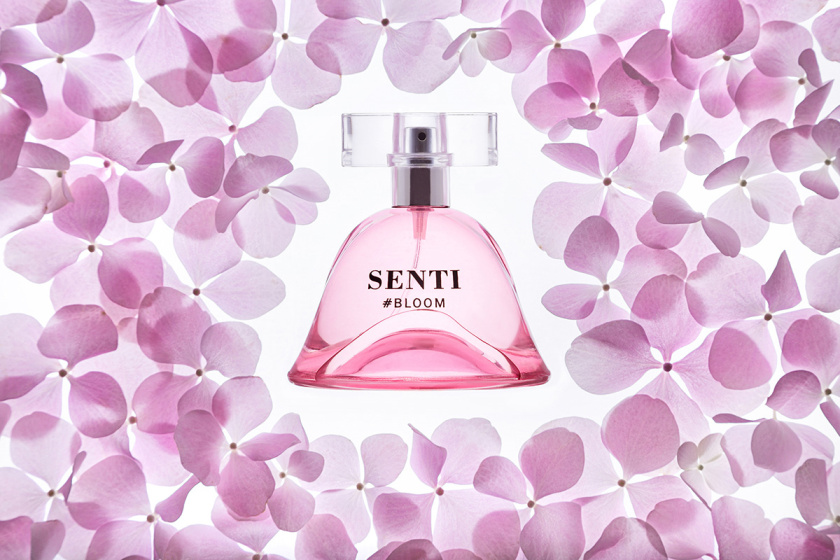 Dilis化妝品包裝設(shè)計——花朵花瓣的特寫鏡頭 Dilis化妝品包裝設(shè)計——花朵花瓣的特寫鏡頭