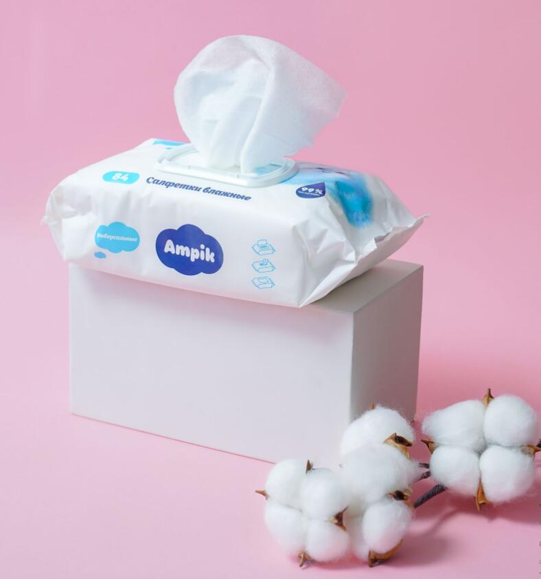 Ampik 安皮克消毒濕巾品牌命名與包裝設計，蓬松的云彩符號代表柔軟的棉花