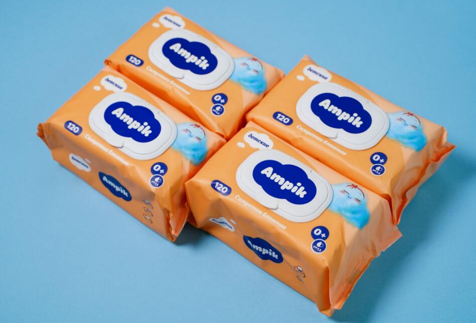 Ampik 安皮克消毒濕巾品牌命名與包裝設計，蓬松的云彩符號代表柔軟的棉花