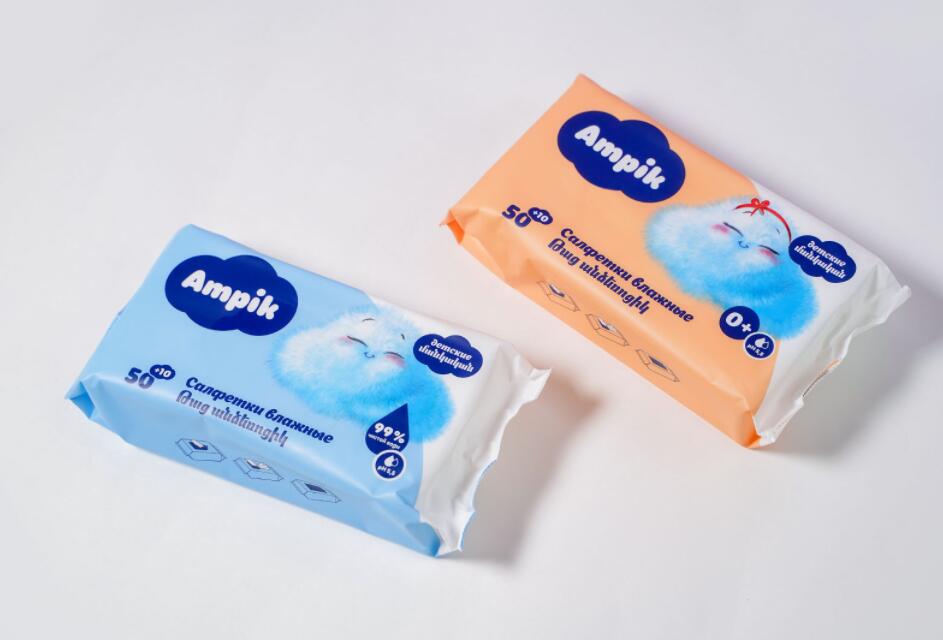 Ampik 安皮克消毒濕巾品牌命名與包裝設計，蓬松的云彩符號代表柔軟的棉花
