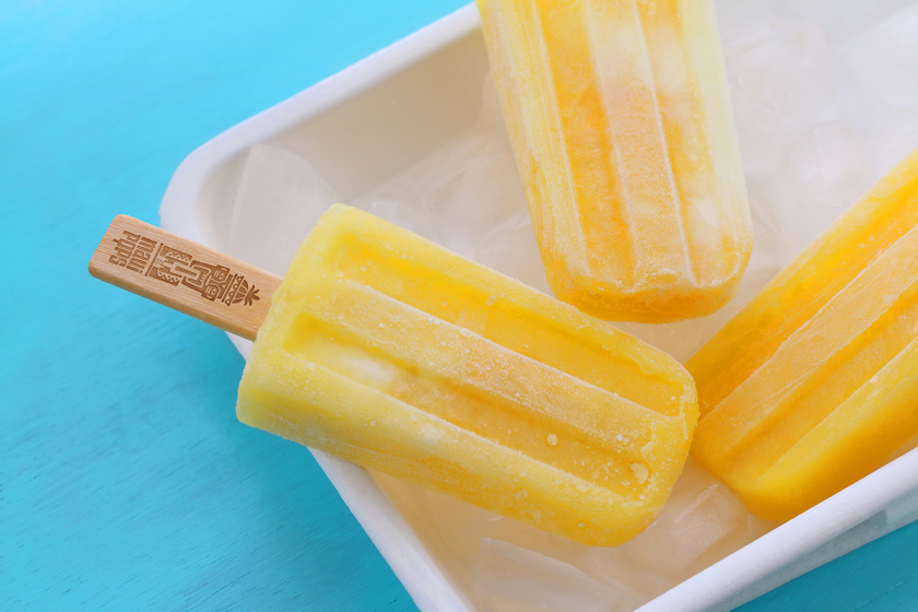 Maui Pops 冰淇淋店品牌logo設(shè)計(jì)店鋪室內(nèi)設(shè)計(jì)，活潑的夏威夷風(fēng)格