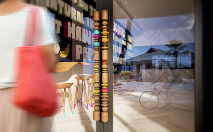 Maui Pops 冰淇淋店品牌logo設(shè)計(jì)店鋪室內(nèi)設(shè)計(jì)，活潑的夏威夷風(fēng)格