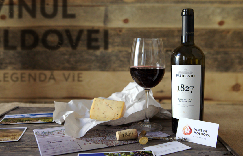 摩爾多瓦釀酒師協(xié)會(huì)logo設(shè)計(jì)“地圖+酒滴+葡萄+白鸛展翅+火”