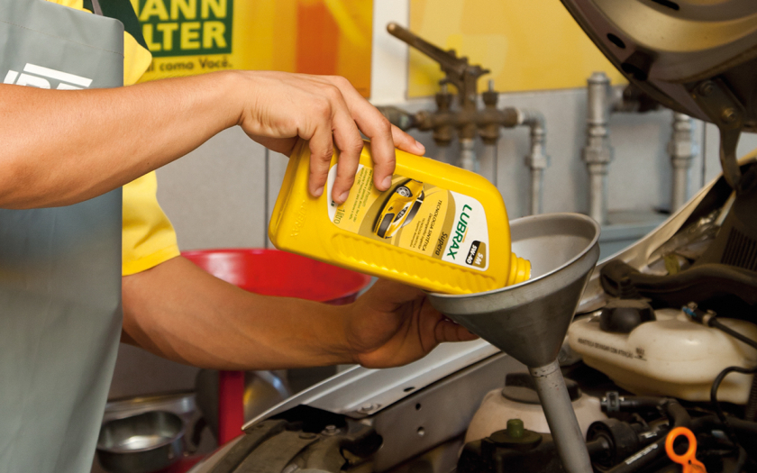 Lubrax 汽車卡車潤(rùn)滑油包裝設(shè)計(jì),注重產(chǎn)品信息向普通車主的傳達(dá) Lubrax 汽車卡車潤(rùn)滑油包裝設(shè)計(jì),注重產(chǎn)品信息向普通車主的傳達(dá)