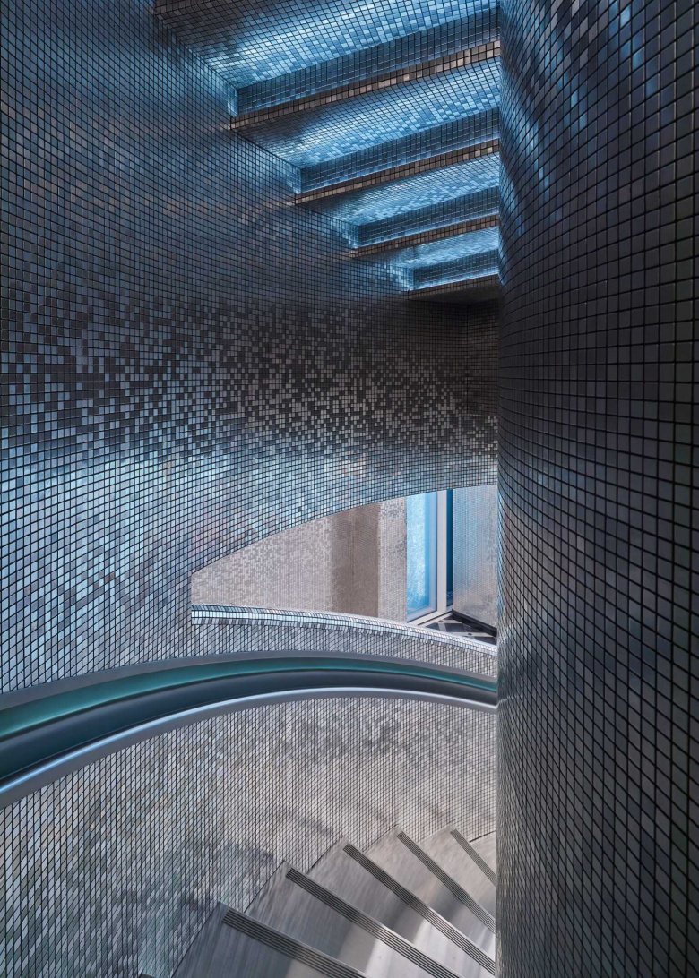 Gucci 韓國旗艦店店鋪空間設(shè)計，韓國傳統(tǒng)圖案與充滿活力的燈光組合