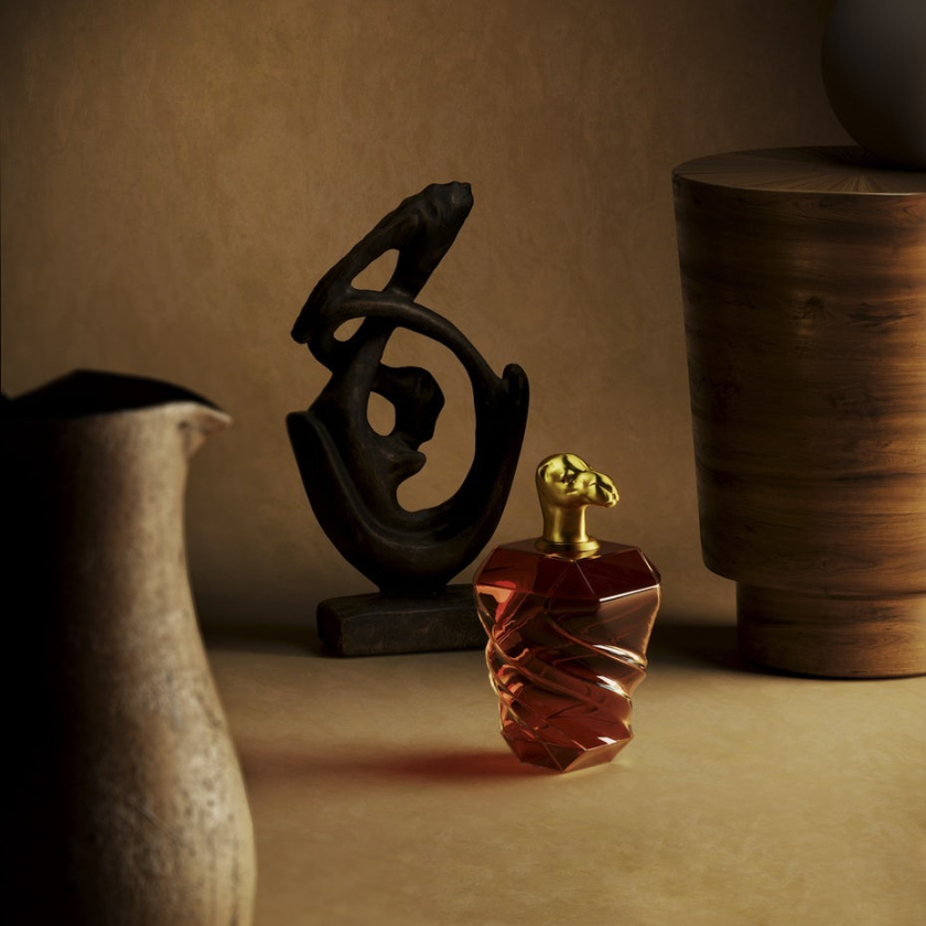 3D香水瓶型瓶蓋設(shè)計