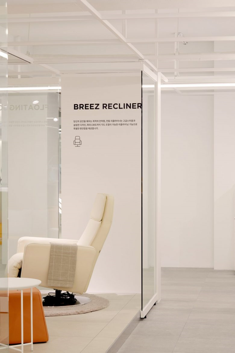 鼓勵(lì)新想法和品牌沉浸感的 Koas 辦公家具陳列空間設(shè)計(jì)