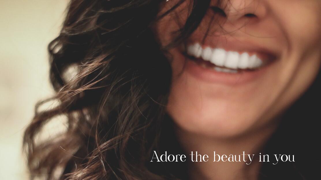 Adora護(hù)膚和美容品牌LOGO設(shè)計(jì)包裝設(shè)計(jì)，淡雅漸變風(fēng)格