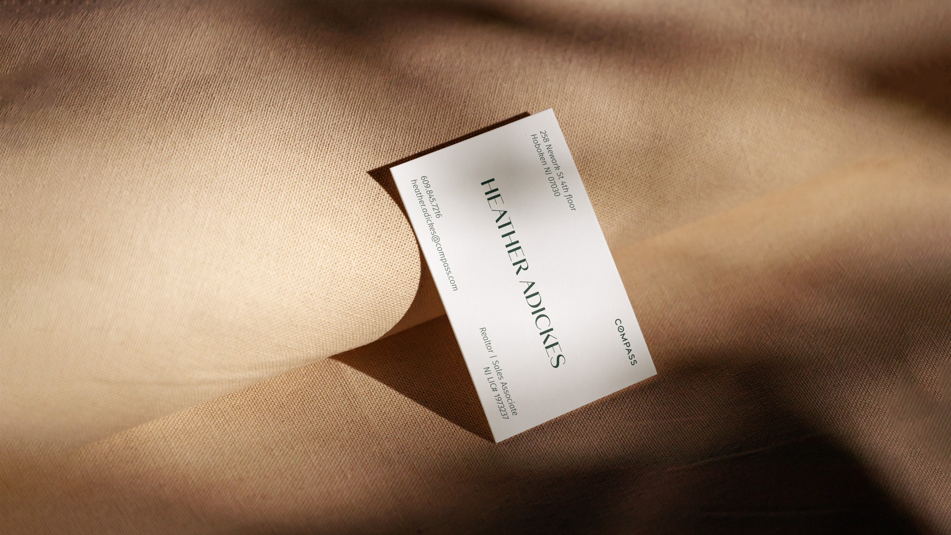 Heather Adickes房地產(chǎn)中介經(jīng)紀人品牌logo設(shè)計形象設(shè)計,字母H+橋梁+房子 Heather Adickes房地產(chǎn)中介經(jīng)紀人品牌logo設(shè)計形象設(shè)計,字母H+橋梁+房子