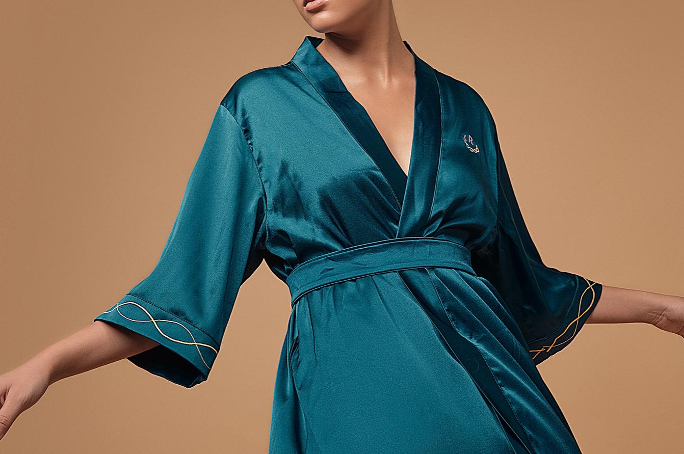 Ruco非手術(shù)美容與皮膚護(hù)理醫(yī)療logo設(shè)計vi設(shè)計。青黑色金色奢侈風(fēng)與循環(huán)交叉線條-制服設(shè)計