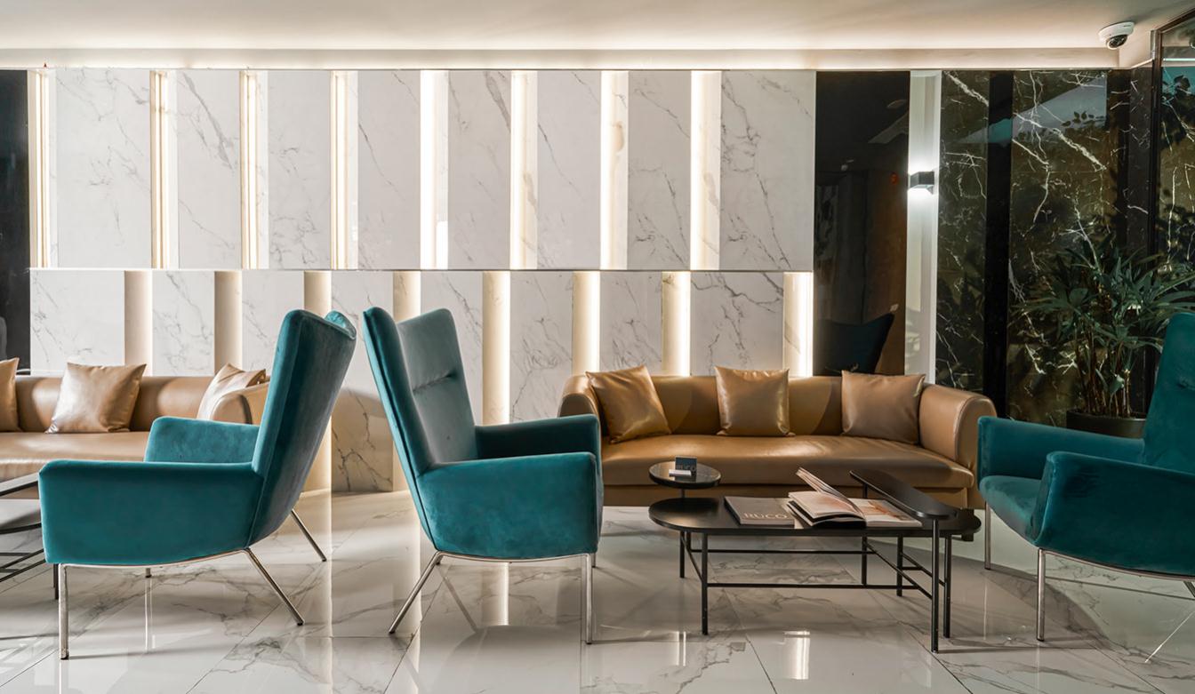 Ruco非手術(shù)美容與皮膚護(hù)理醫(yī)療logo設(shè)計vi設(shè)計。青黑色金色奢侈風(fēng)與循環(huán)交叉線條-醫(yī)療中心內(nèi)部空間設(shè)計