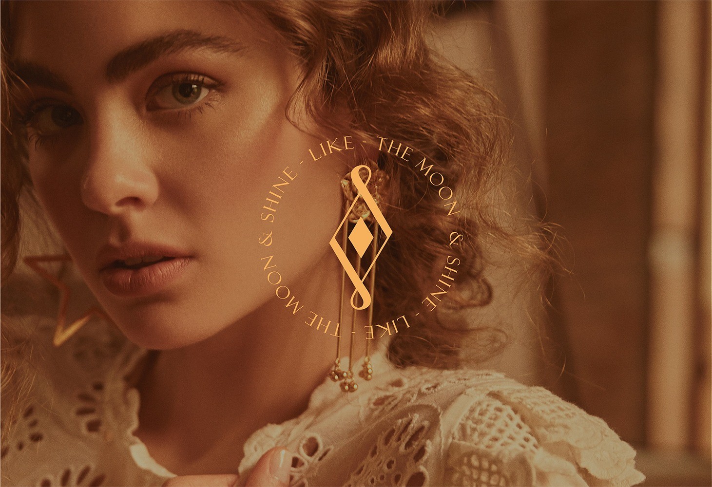 Mira Jewelry珠寶品牌logo設計視覺識別vi設計,暖黃色金色