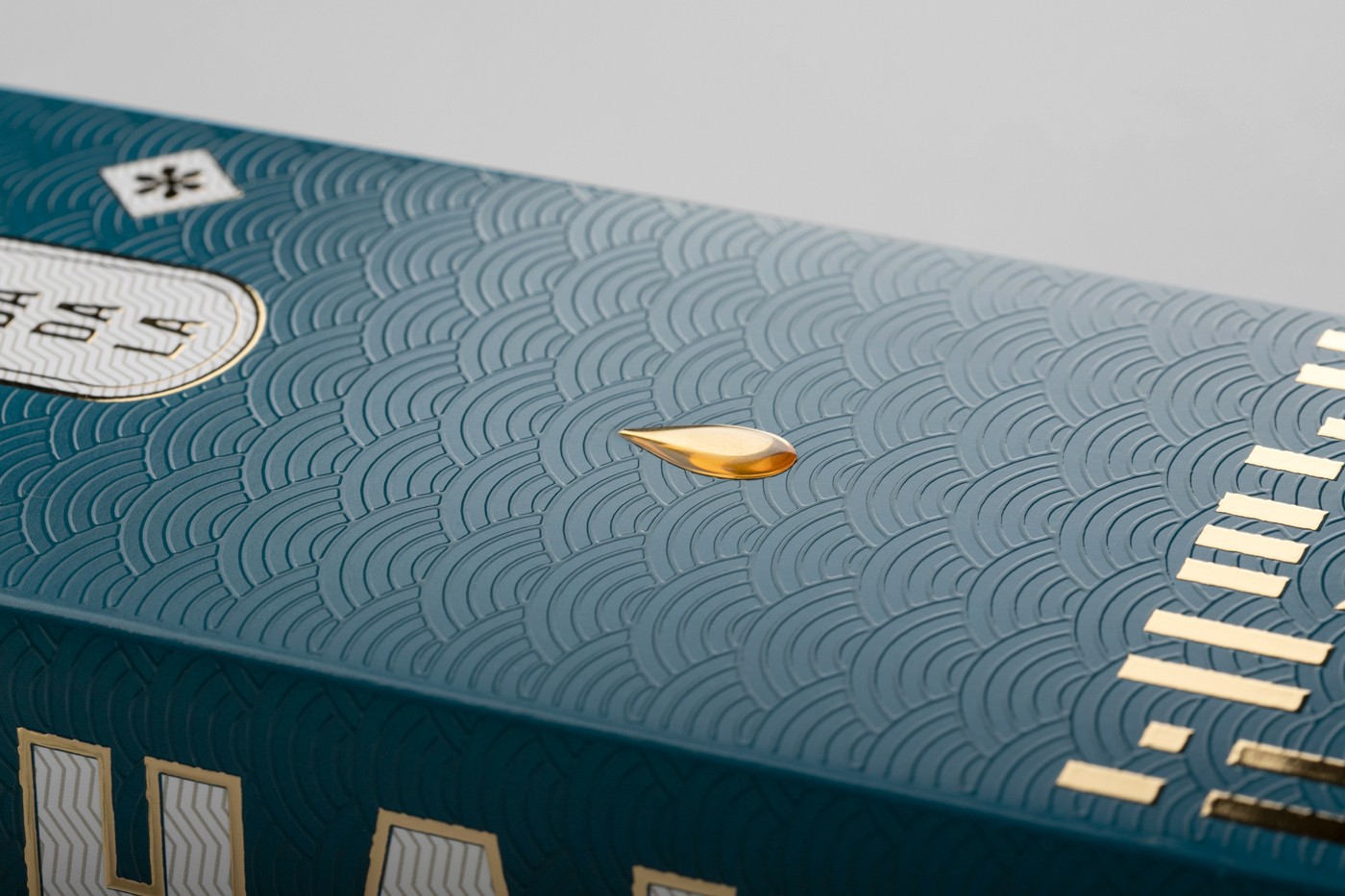 BADALA 精釀啤酒包裝設(shè)計(jì)“波紋金箔浮雕裝飾”風(fēng)格 BADALA 精釀啤酒包裝設(shè)計(jì)“波紋金箔浮雕裝飾”風(fēng)格