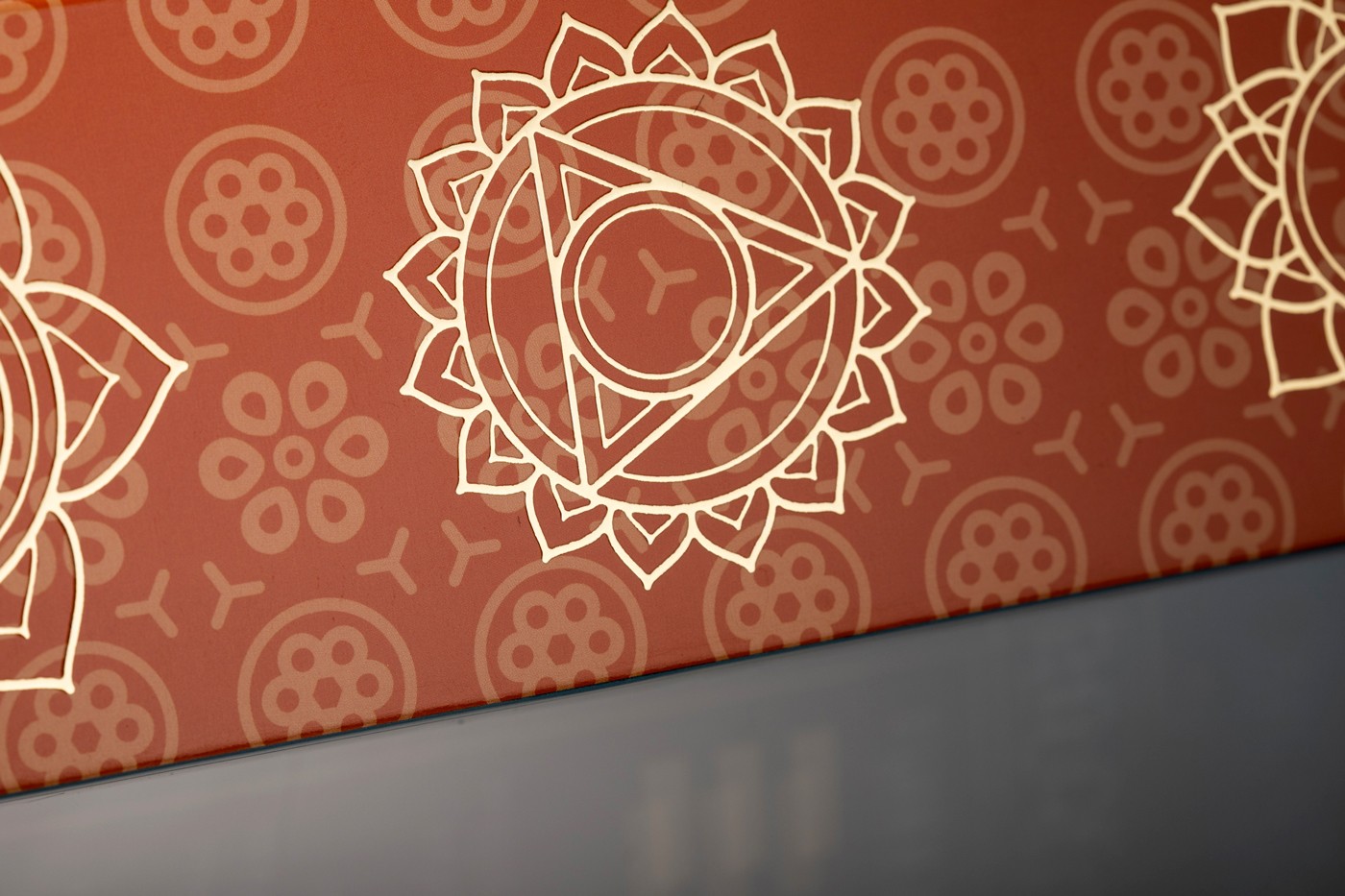 BADALA 精釀啤酒包裝設(shè)計(jì)“波紋金箔浮雕裝飾”風(fēng)格 BADALA 精釀啤酒包裝設(shè)計(jì)“波紋金箔浮雕裝飾”風(fēng)格