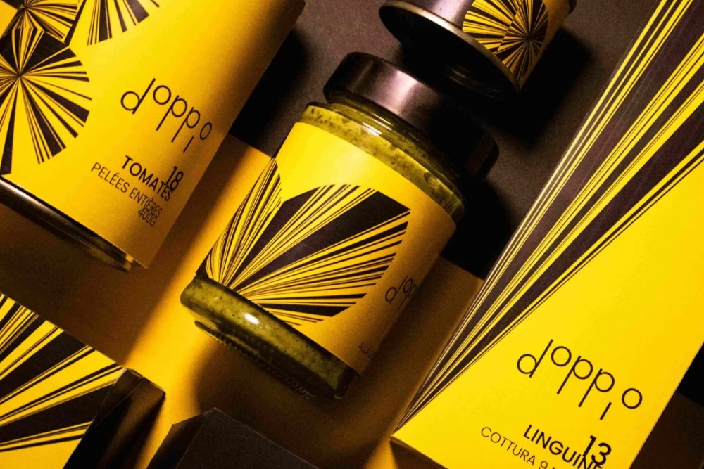 Doppio 食品包裝設計logo設計，黑黃色放射線條組合元素