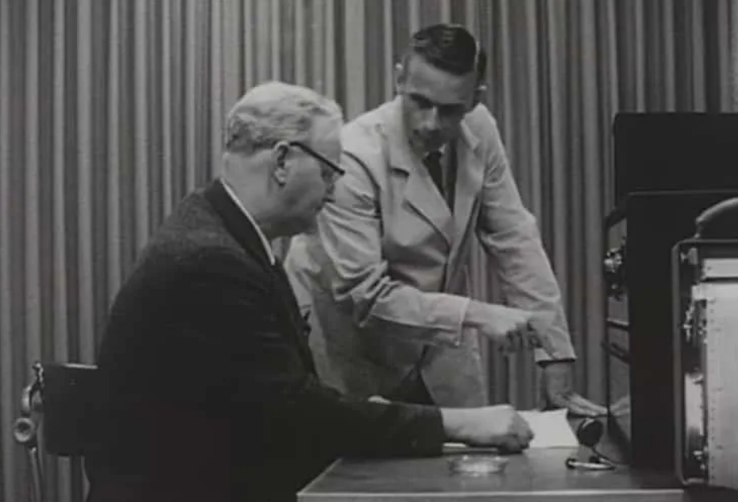 權(quán)威電擊實(shí)驗(yàn)-服從權(quán)威-6個(gè)您需要注意的黑暗心理學(xué)技巧