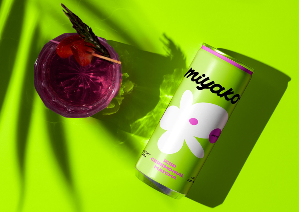 MIYAKO 創(chuàng)新日式抹茶飲料包裝設計與品牌塑造，嫩綠色+自由的白色花朵