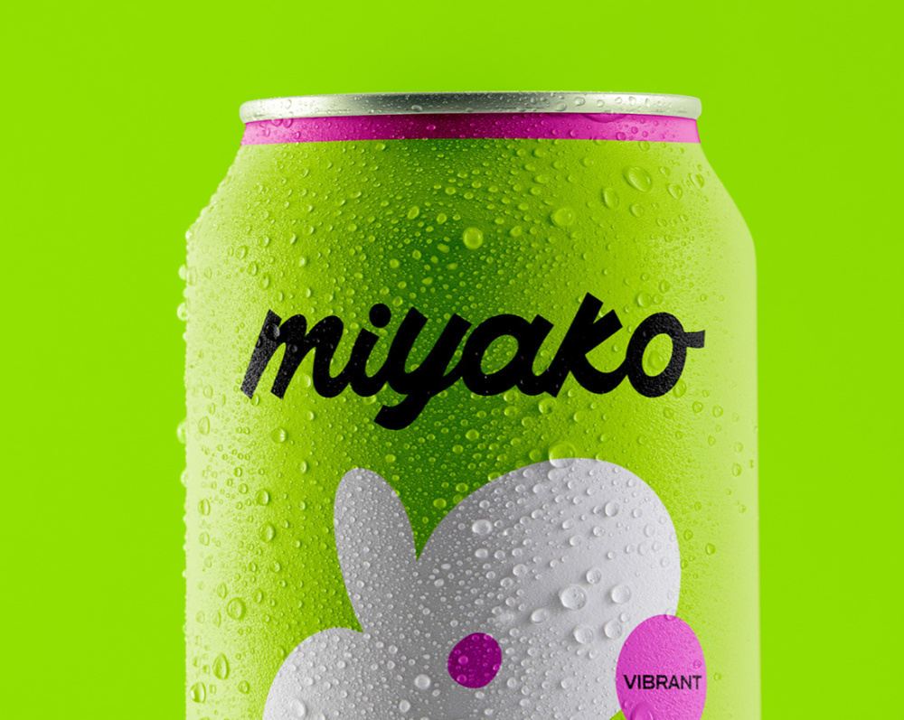 MIYAKO 創(chuàng)新日式抹茶飲料包裝設計與品牌塑造，嫩綠色+自由活力的白色花朵