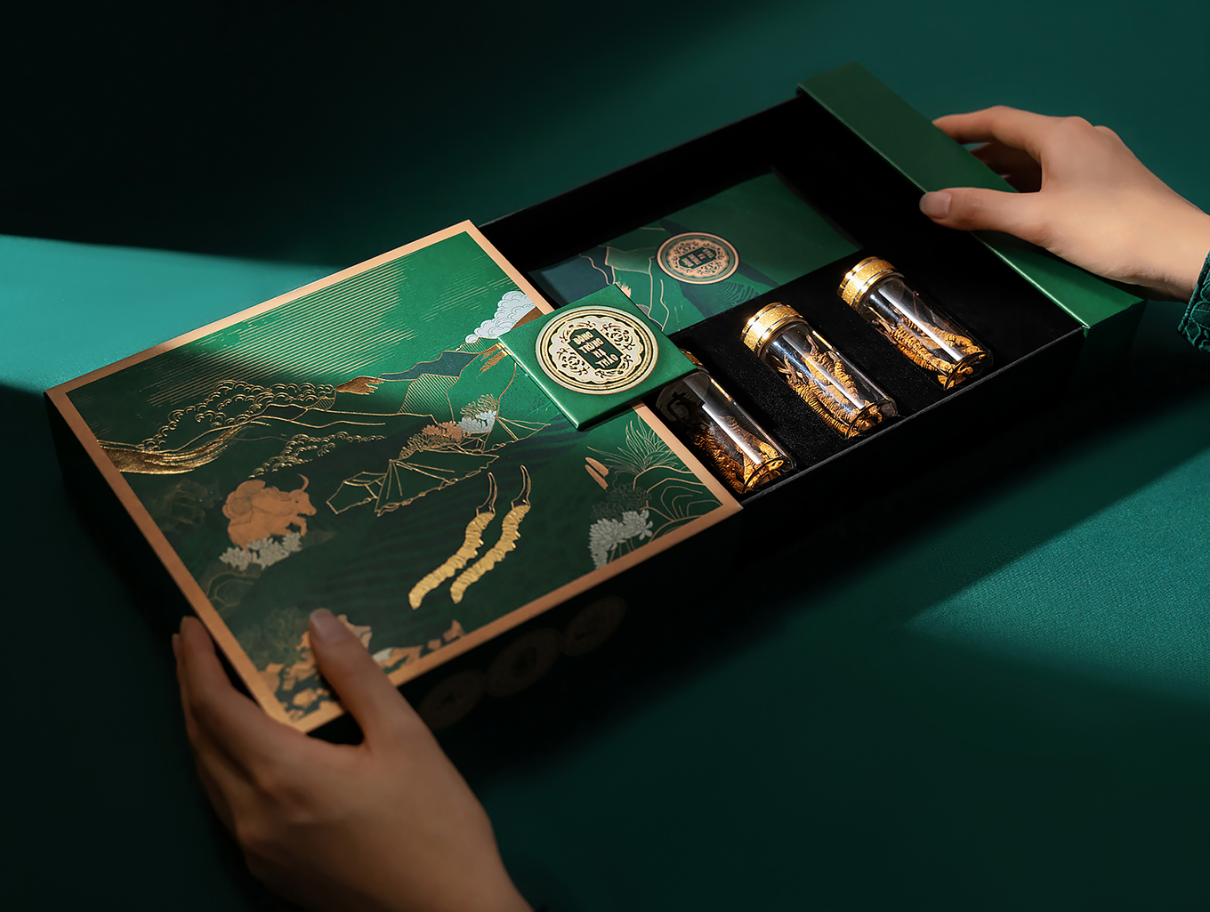 喜馬拉雅山冬蟲夏草套裝禮品禮盒包裝設(shè)計(jì)“自然山脈風(fēng)景”插畫