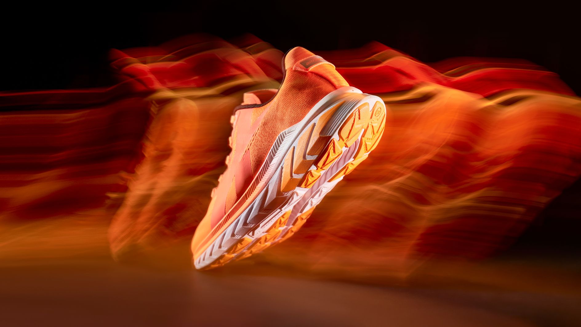 Hunter 越南運動鞋品牌視覺形象設(shè)計logo設(shè)計，動態(tài)字母H